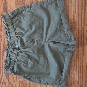 High-waisted Paperbag Shorts (2)